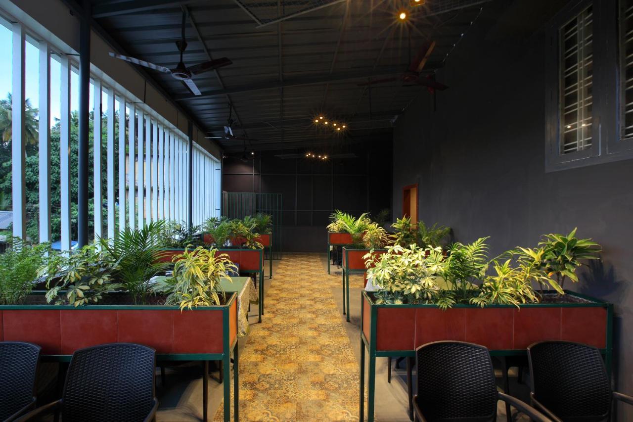 Park Residency Koothattukulam Kuttāttukulam エクステリア 写真